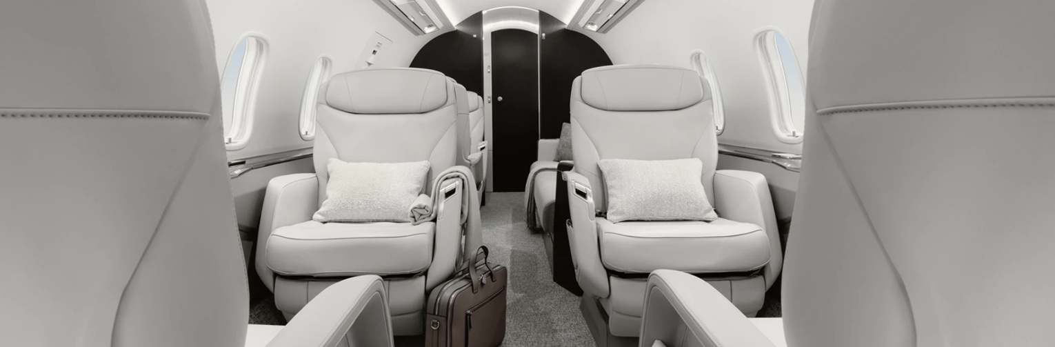 Bombardier Challenger 3500 Cabin Lounge Area