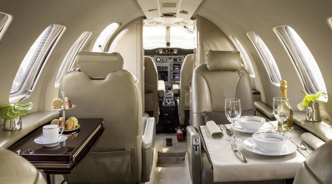 Cessna Citation XLS Cabin Seating and Sofa Layout